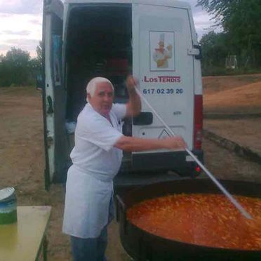 Los Tendis Cocinero cocinando en el campo