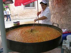 Los Tendis Preparación de comida típica