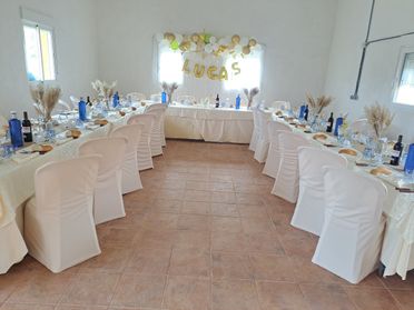 Los Tendis decoración mesas y sillas